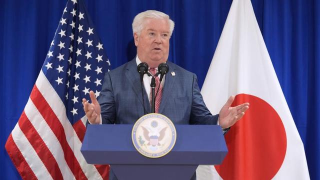 马克龙专机落地北京，高市知错还犯？两部门发声，制裁没有上限