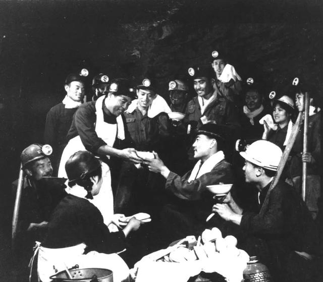 1976年唐山地震前，煤矿技术员给领导打电话，大地震随时可能发生
