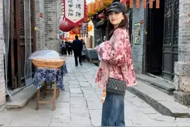 穿搭分享：新中式粉色上衣+牛仔裤 日常又好看图片