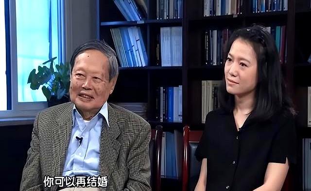 28岁就跟了82岁的杨振宁，如今21年过去，翁帆到底得到了什么？