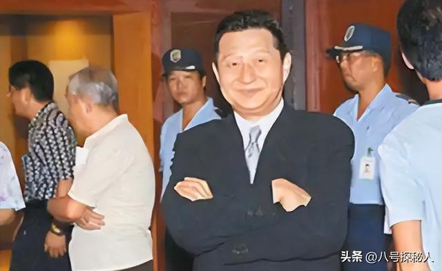 包养情人无数，娶初中同学女儿为妻，玩老婆闺蜜，嗜色如命的富豪