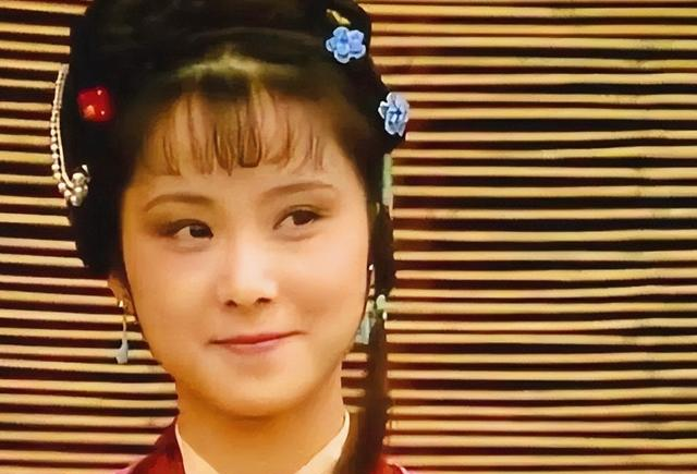 试过贾府一半男子的多姑娘，为何在试贾宝玉时，成了“灯姑娘”？