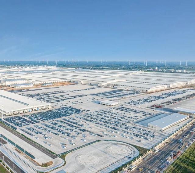 德国记者来河南旅游，游玩三天后懵了：欧洲迟早会被中国 “卷” 倒