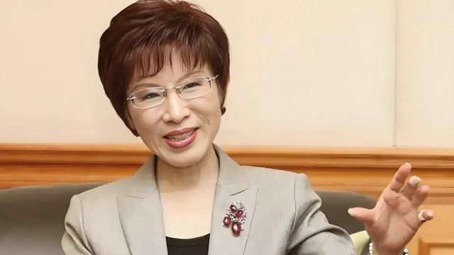 国民党主席选举杀出“黑马”	，洪秀柱一锤定音，谋求两岸统一