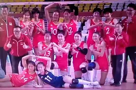 中国女排一颗冉冉升起的新星，身体条件似朱婷，她的名字叫黄悦鑫图片