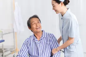 上海率先开始！不要家属不聘护工，接下来住院这样改，网友：好事！但收费标准是关键！图片