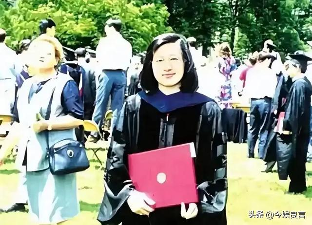 顶着骂名给中国送技术，年薪超4亿的她，为何敢和美国对着干