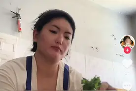 沈阳十二纬路市场有个“特殊”店！这个26岁女孩感动很多人……图片