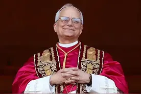 西斯廷教堂冒白烟，新教皇选出！可刚当选就卷入性侵儿童丑闻图片