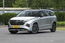 新车｜售价17.18万元起，北京现代新款库斯途实拍，传祺M8同级MPV图片