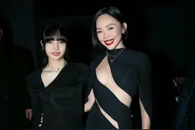 宝格丽这一夜，Lisa“嘴大腿粗”占C位，金智媛长发漏腰生图惊艳图片