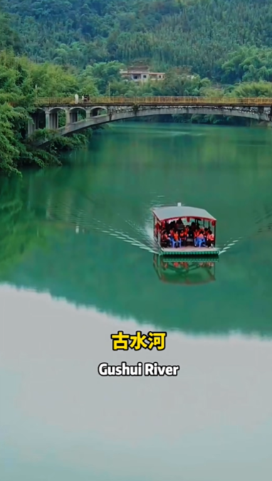 火了！肇庆大叔用英文推介家乡！厄瓜多尔网友：准备组团↘