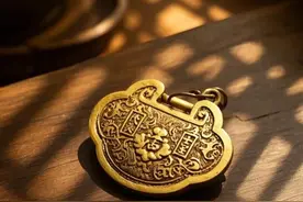 遇到长命锁别错过，平安健康，长命百岁，多福多寿图片