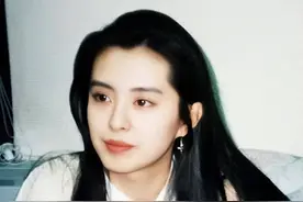 王祖贤坦言：我都放下了！不必攻击齐秦，如今参禅悟道令人唏嘘图片