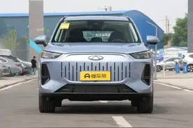 奇瑞风云T9上市，高配CDC电磁悬架，可选七座，售12.99−16.99万图片