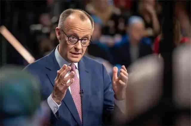 日本话音刚落，又一国介入台海，专机已经离华，要逼中国做3件事