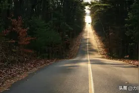 农村建房讲究“门前若遇下坡路，十人八九难致富”，有啥说法？图片