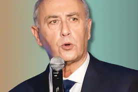 法国人终于疯了，他们现在连事实都不想承认，造谣歼-10战力低下图片