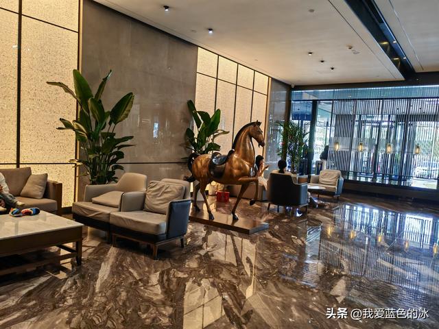 参观临沂市沂州里。城市里就应该多一些这样让市民吃喝玩耍之地