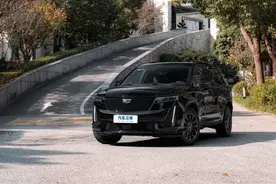 凯迪拉克XT6 预售34.99万起，全车黑化+手工真皮座椅！太有排面！图片