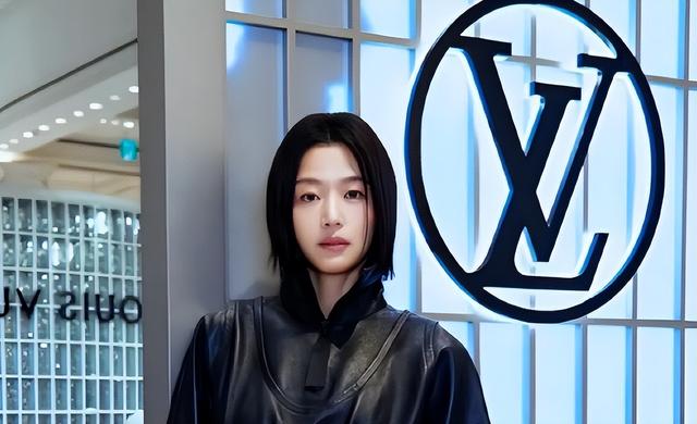 全智贤辱华后续，24小时内多方品牌表态，lv方的反应才最值得关注