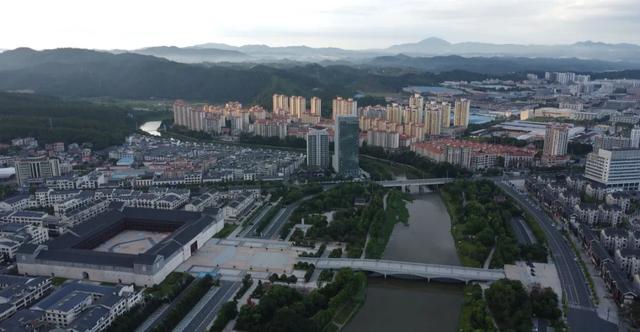 浙江又一县城火了，被称为“温泉之城”，度假养老很舒适