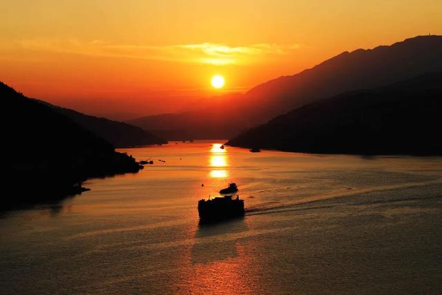 巫山：等到满山红叶时