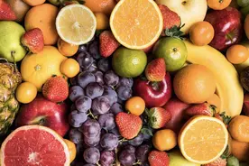 高血糖患者不能吃水果？医生强调：要想血糖稳定，4种水果要少吃图片