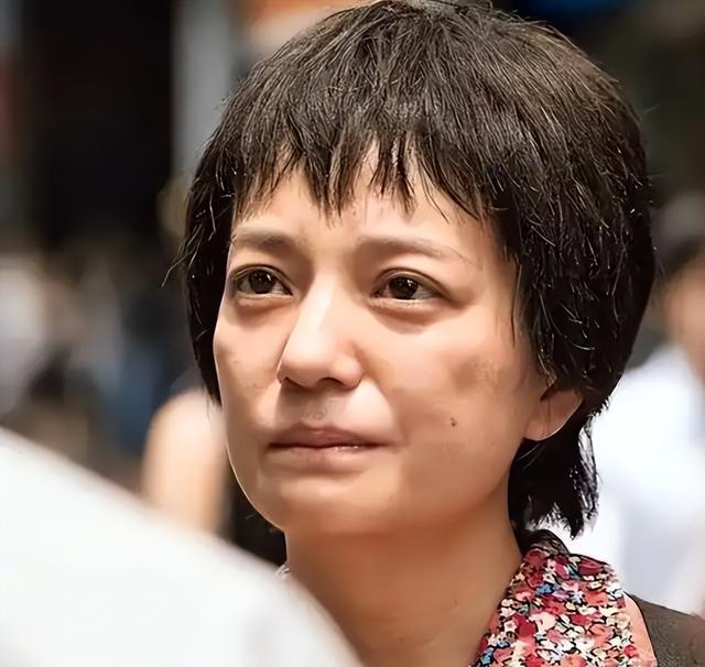 封杀四年，49岁赵薇突传消息，因胃癌去世传闻5个月前就真相大白