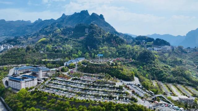 清明小长假接待9.5万人次！恩施大峡谷春日画卷引八方来客