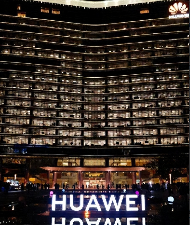 叛逃中国！年薪600万的华为高管，美国身份被扒后，更多猛料曝光