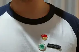 “戴这个去国考应该稳了吧”，考生晒上岸神器，网友：直接免试图片