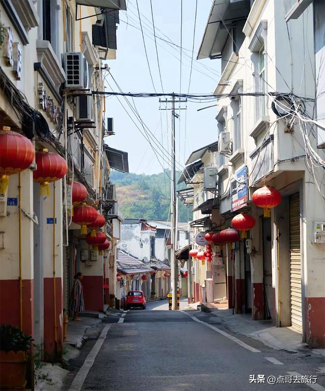 成都龙泉山下，被严重低估的古场镇，美食诱人，公交车直达！