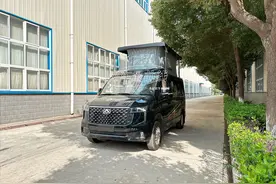 大通V80升顶小房车，上下班旅游都能开，下地库过限高不在话下图片