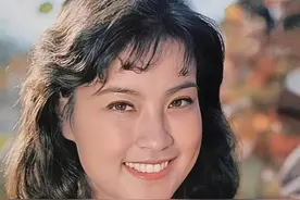 1982年挂历 刘晓庆、陈冲、李秀明、娜仁花等图片