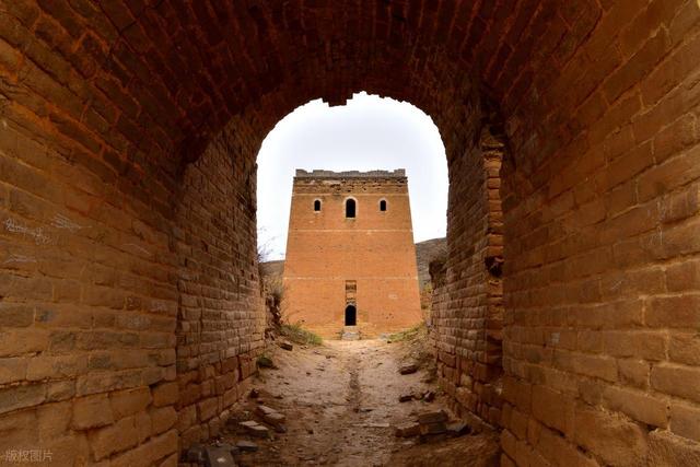 秋季自驾长城1号旅游公路，景美人少，景点免费，快来看看吧！