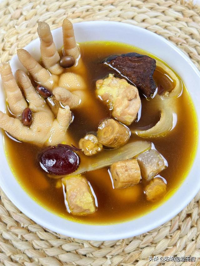 花胶雪燕炖牛奶功效 花胶雪燕炖牛奶功效与禁忌