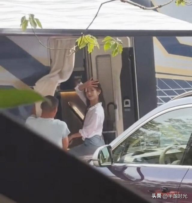 李一桐这身材真的太好了，35岁的年纪，不大不小，成熟稳重又可爱