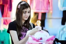 太意外！大量外国游客涌入中国，打着旅游的"幌子"，实则另有目的图片