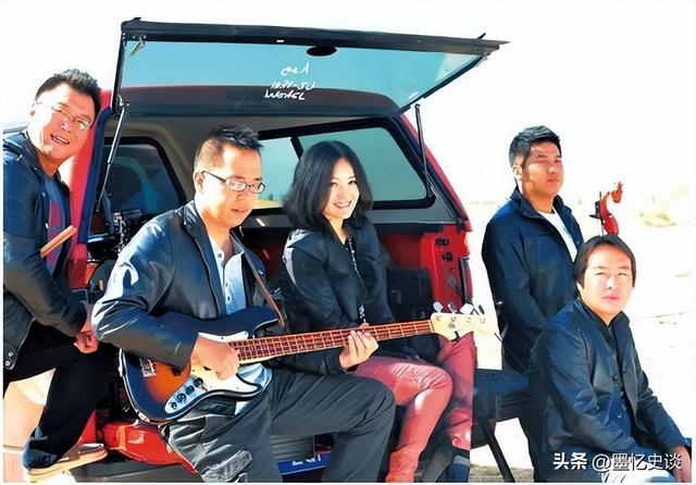 她连上4次春晚，和恩师同居怀孕，被骗流产，51岁依然无人敢娶
