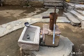 民俗老物件，农村用来喂猪牛的石槽，纯手工打制。你家还有吗？图片