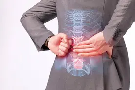 经常画画久坐腰疼，查体时腰一按就疼，棘上韧带炎图片