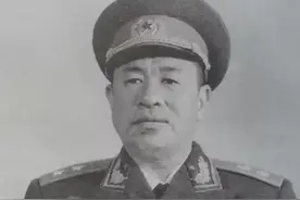 万岁军38军首任军与师领导人在1952年的定级图片