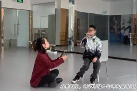 13岁脑瘫少年当网络歌手，妈妈成金牌经纪人图片