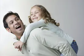 上中学的女儿要去男朋友家睡，这位父亲的回答引人深思图片