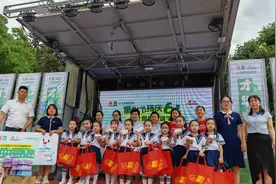 童心飞扬庆六一 粽叶飘香迎端午图片