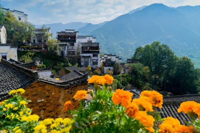 退休别只盯着三亚大理！这8座低调小城，物价低、景美更适合养老