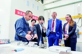 德国制造企业来渝考察，对智能网联新能源汽车表现出很大兴趣，德渝合作，助力重庆新能源车跑得更快图片