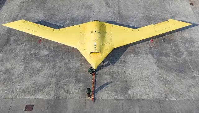 又添猛将！中国新型高速隐身无人机首飞成功，航程能绕台湾3圈