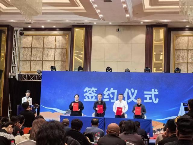 “坐着高铁来旅行·悦享冬韵沙坡头”引客入沙推介会走进张家口